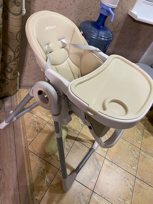Детский стульчик для кормления