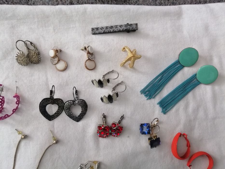 Бижута, обеци, гривни