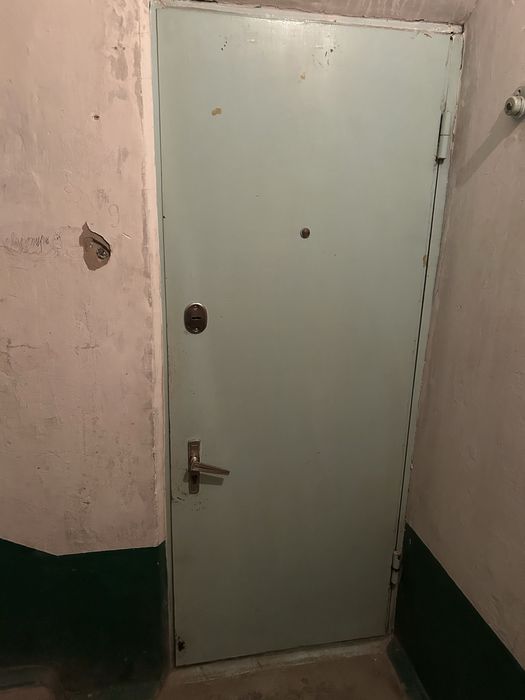 Продам входную дверь 80