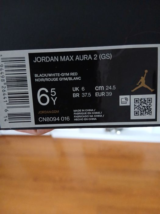 Nike Air Jordan Max Aura 2,ca noi! Acești pantofi sport inalți sunt un must-have pentru colecționarii de sneakers.