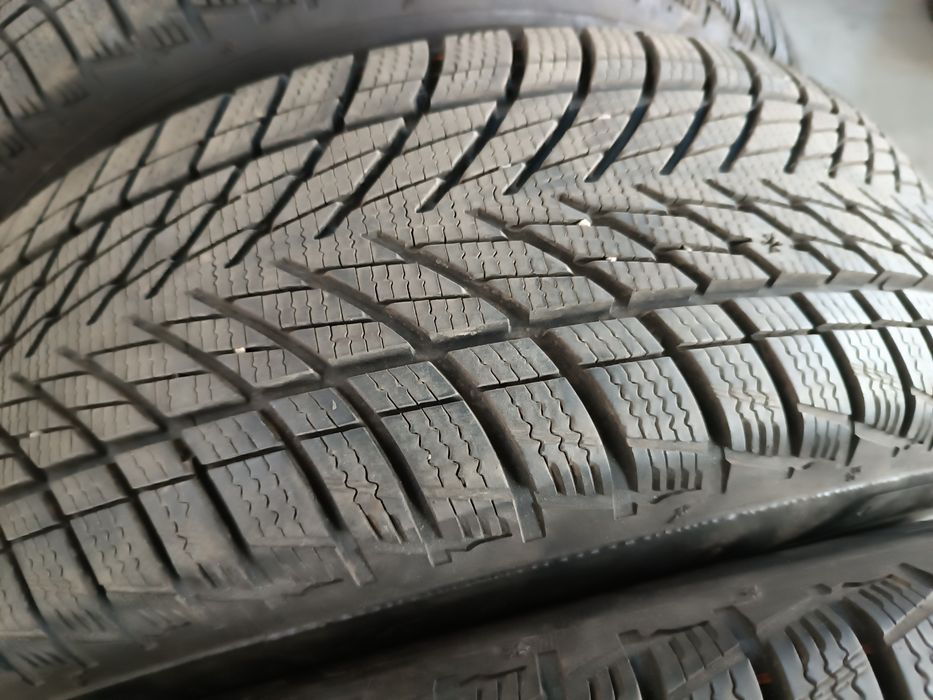 Anvelope iarna 215 60 16 Goodyear ca noi dot2024