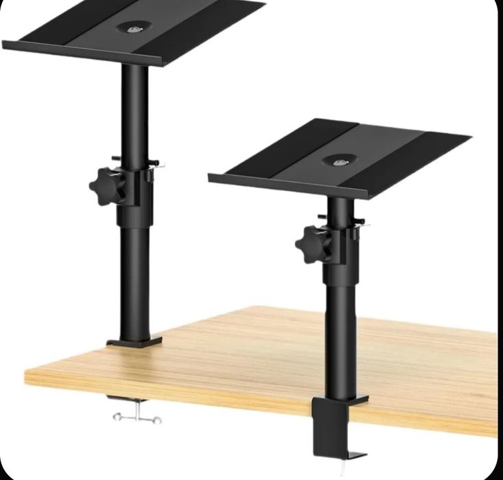 Стойки под мониторы в студию