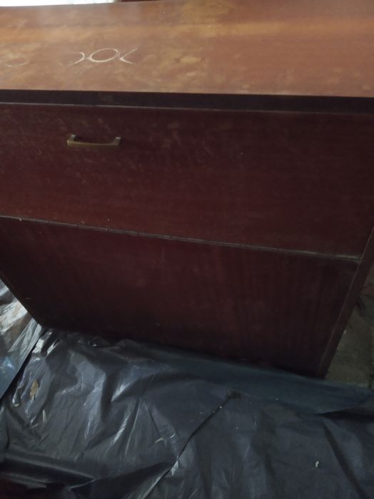 Нощно шкафче с чекмедже и ракла