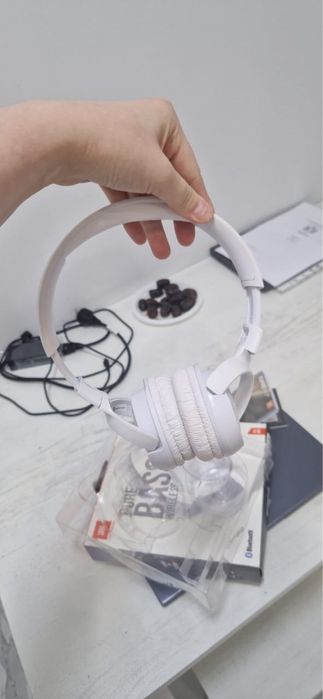 Наушники JBL