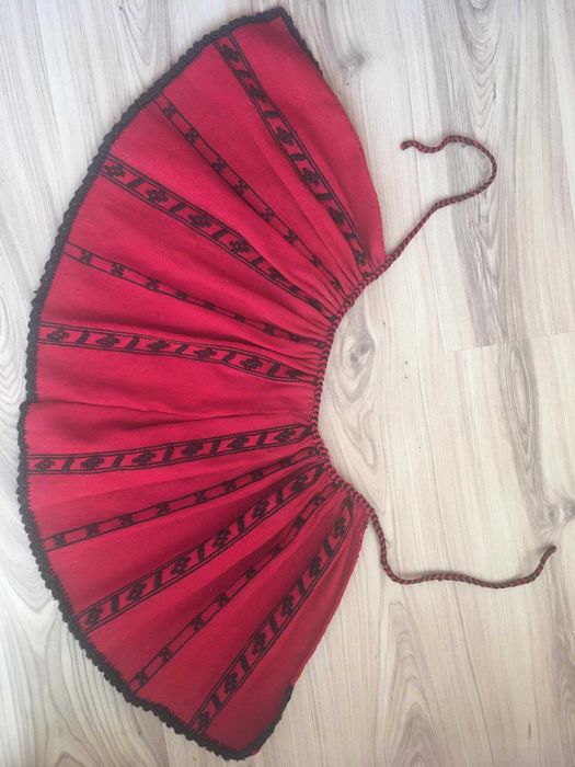 Детска вълнена престилка за носия