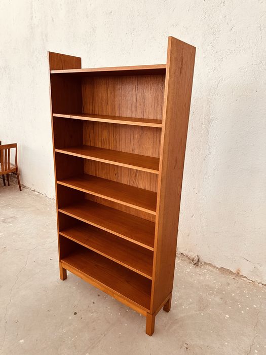 Шведска винтидж библиотека от тик – Mid-Century Modern, 60/70-те години