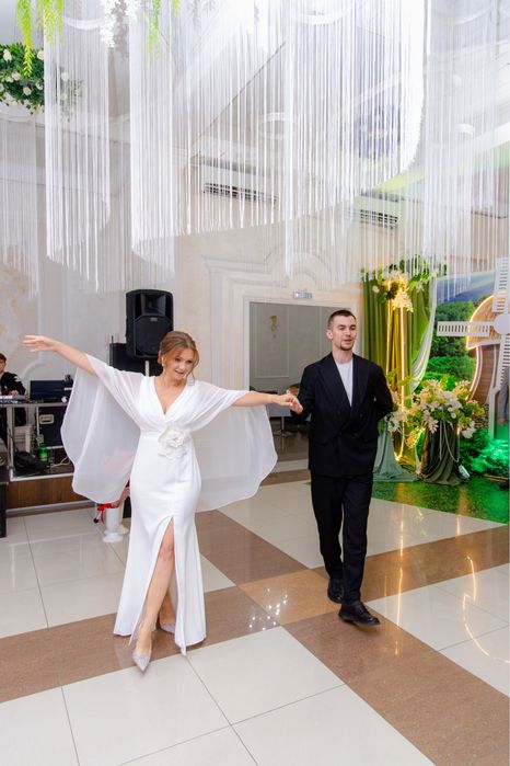 Шикарное вечернее/свадебное платье