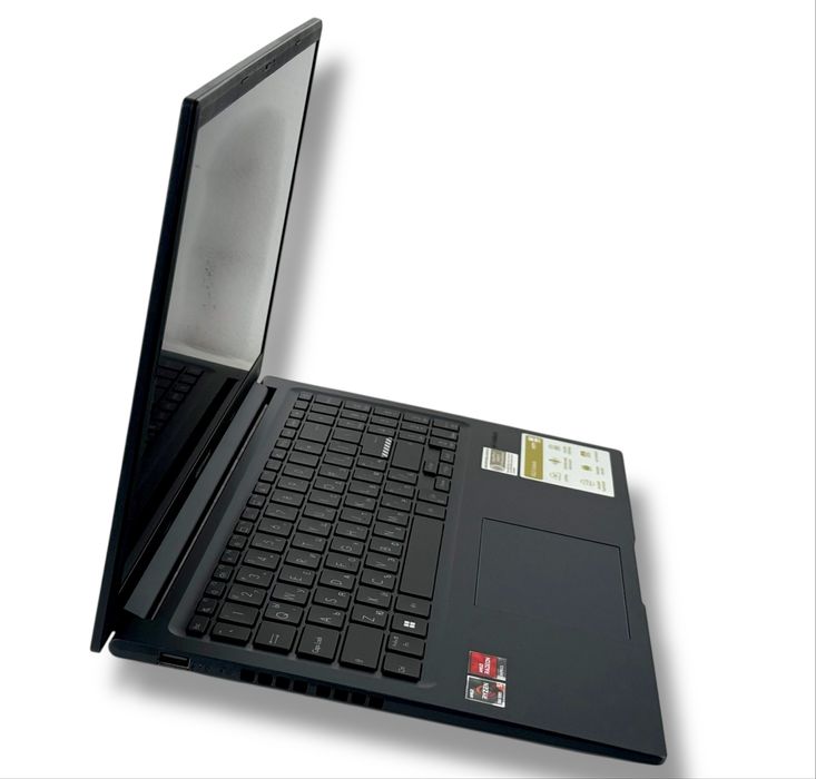НОВ! ASUS Vivobook 15 Full HD Ryzen 5 7430U 16RAM 1TB SSD AMD Radeon