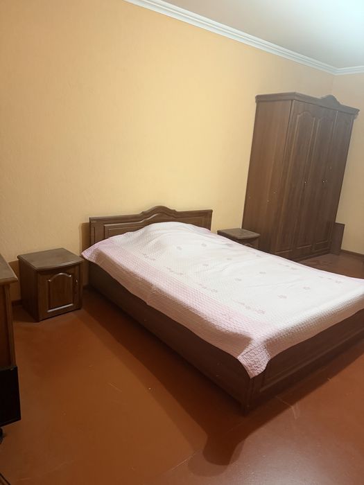 Продам спальный гарнитур