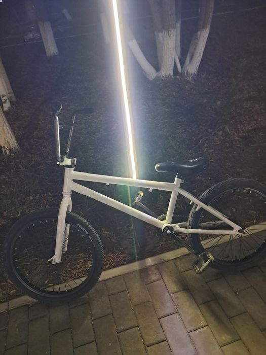 Трюковой велосипед BMX