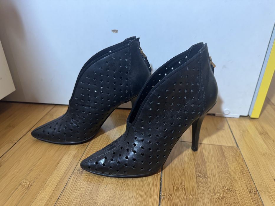 Каблуки Guess гесс