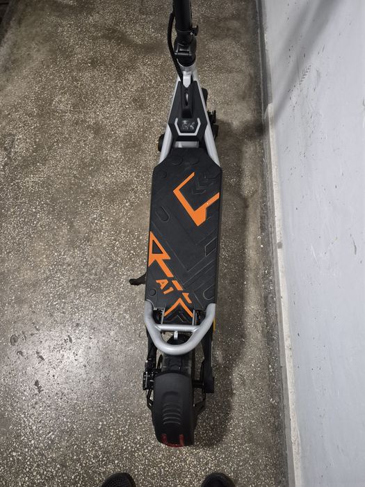 Vând trotineta electrică Kukirin A1 A1