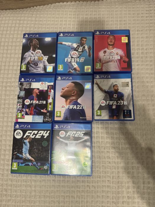 Колекция игри Fifa за PS4 отлично състояние