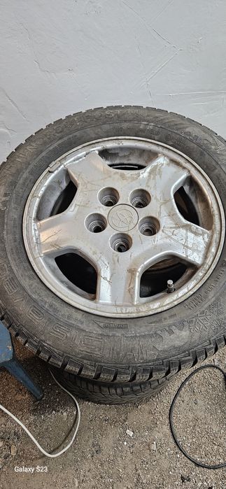 Продам диски +шины 205/65/15