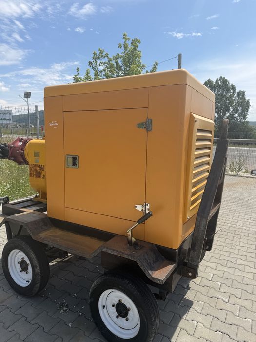 Vand inchiriez motopompa 300 mc