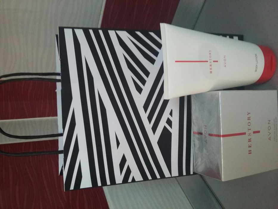 Vand set parfum HERSTORY (Simona Halep)