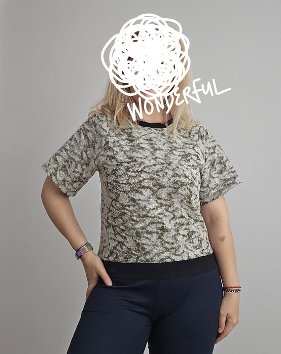 6 лева и подарък Блуза пуловер с къс ръкав и съдържание на вълна топ