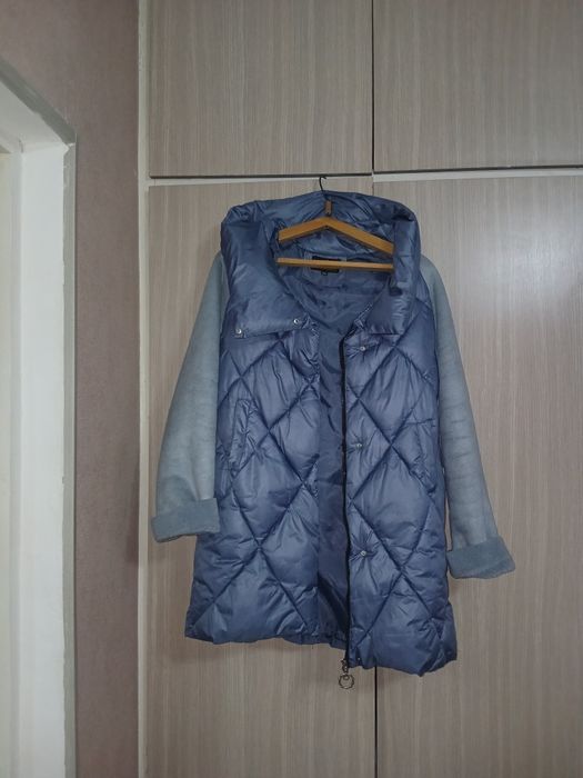 Продаю женскую куртку.