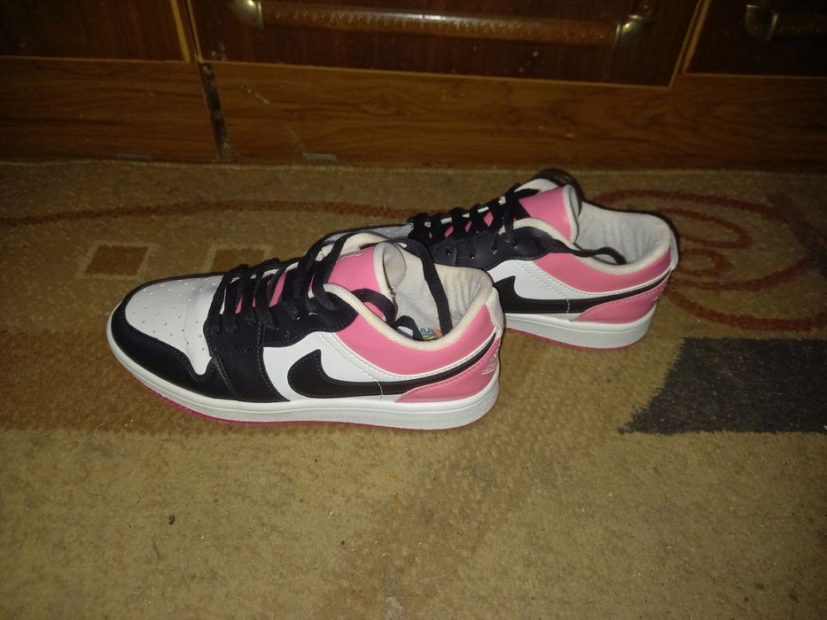 Кроссовки Nike AIR JORDAN.