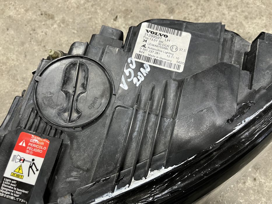 Фар Volvo V50 2010 ляв