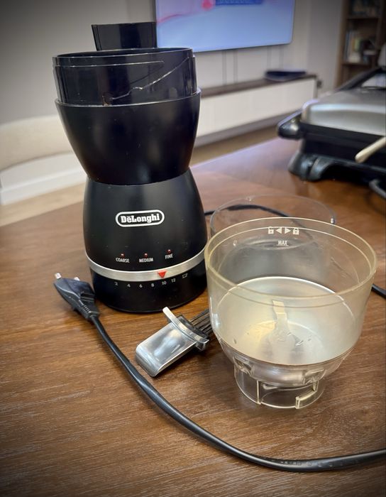 Кофемолка Delonghi
