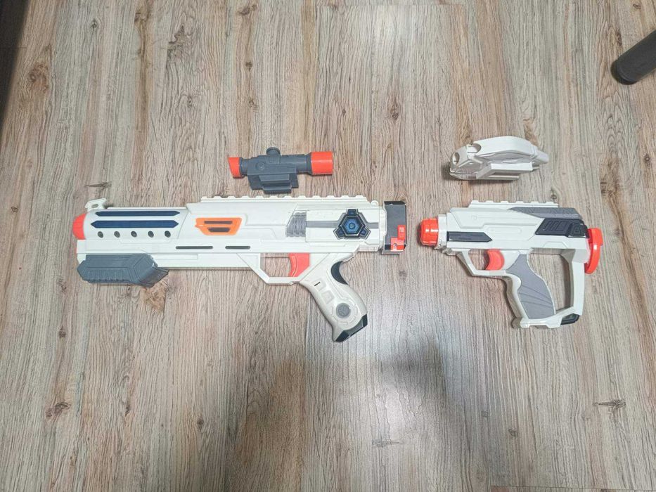 Комплект Hasbro Nerf бластери (9 бр.) + патрони – отлично състояние