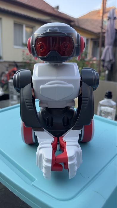 vand Robot cu aplicatie ios/android