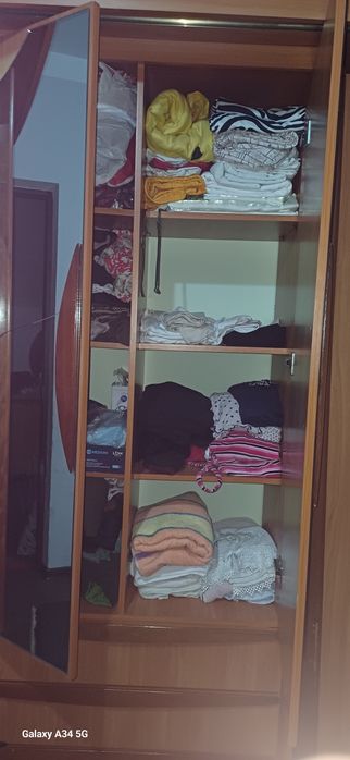 Mebel sotiladi divan shkaf 2ta tumbasi trimosi bor