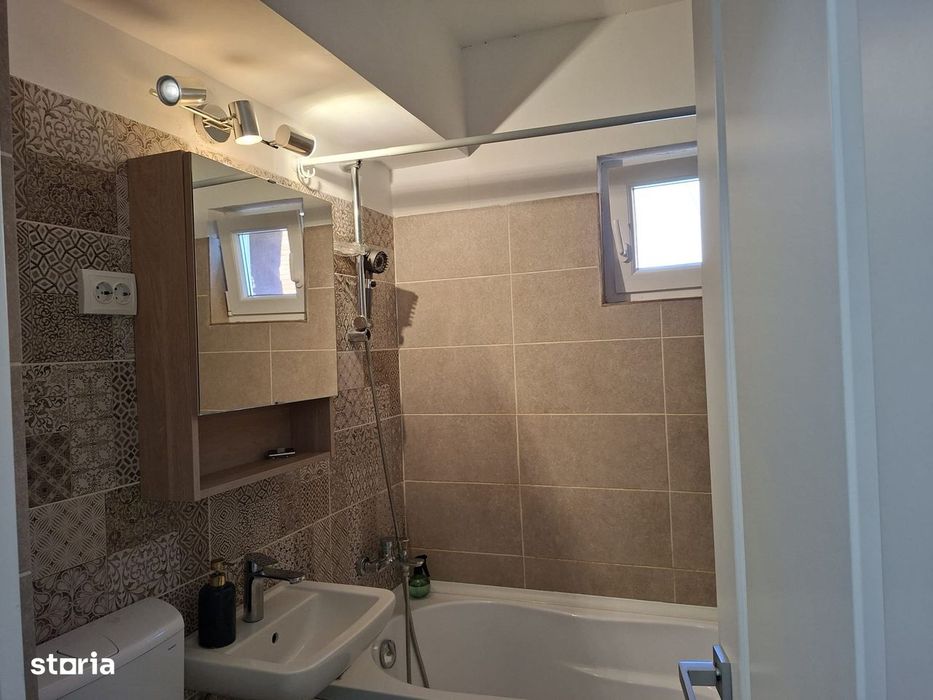 Apartament trei camere, et. 3/4, C-tin Brâncuși-Curtea de Apel