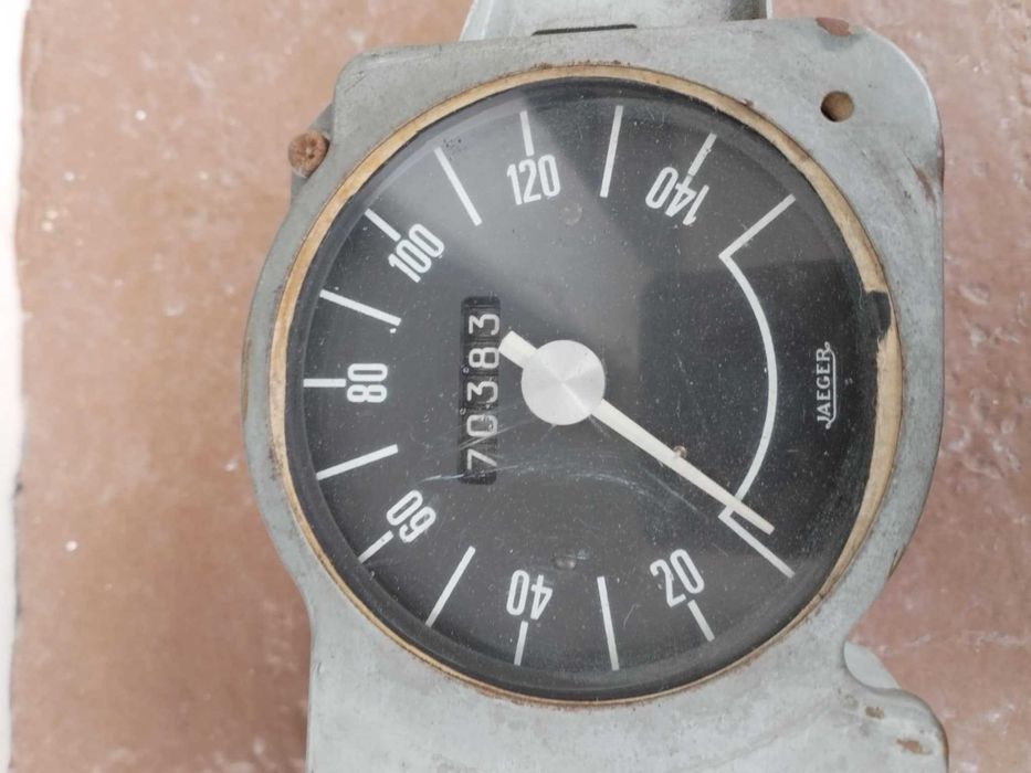 Километраж от Renault 8 / R8