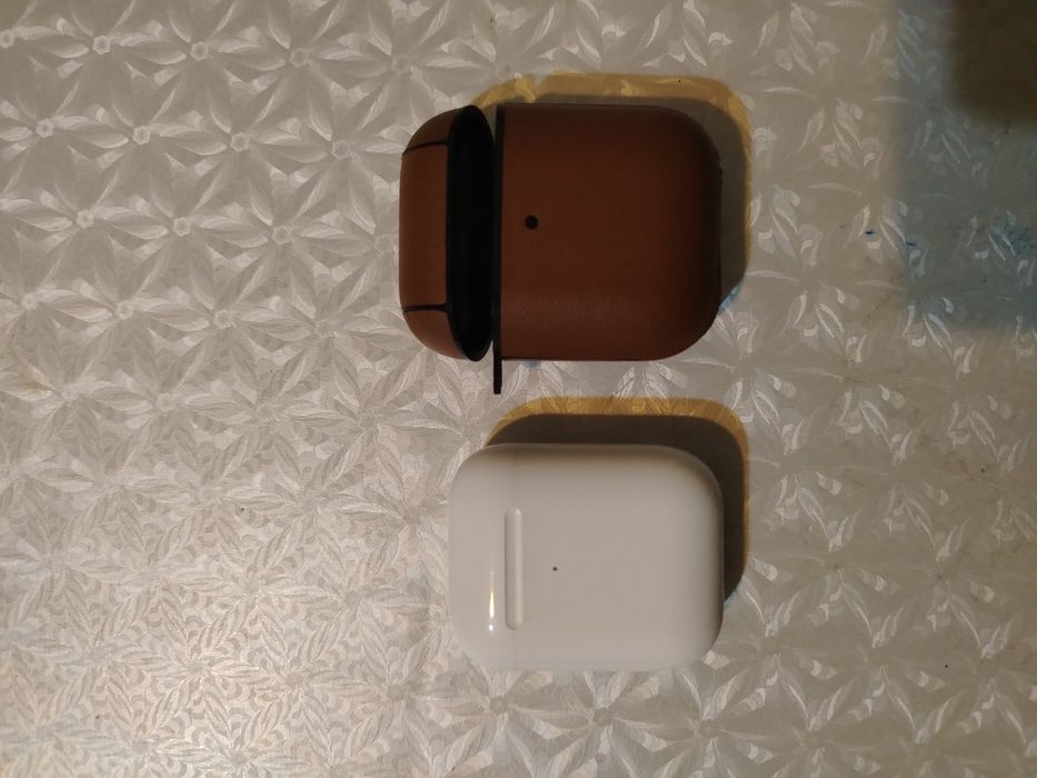 Продам   AirPods