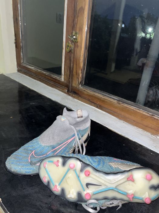 Бутсы Nike Phantom GX Elite DF