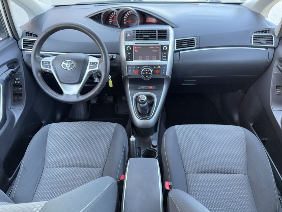 Toyota Verso 1.8 VVT-i 147к.с 2014г. FACELIFT  / NAVI / CAMERA