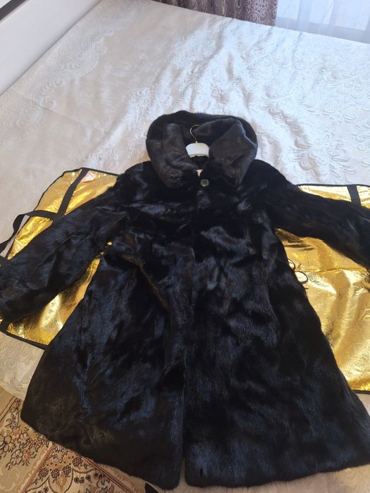 Продам шубу черный бриллиант