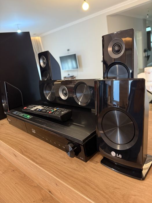 Sistem Home Cinema 5.1 LG HX906SB 3D Blu-ray 1100W