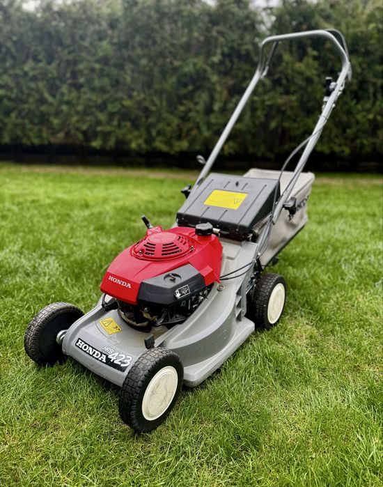Masina de tuns gazon Honda HRB423