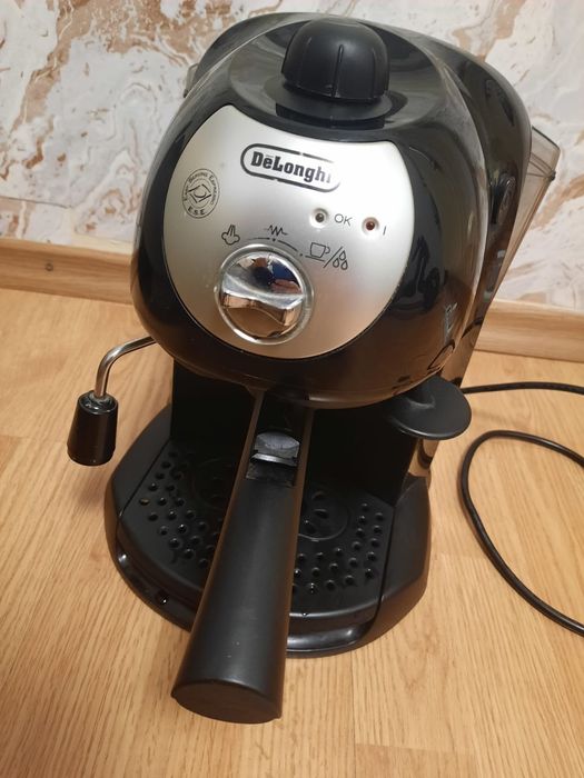 Vând espressor manual De'Longhi