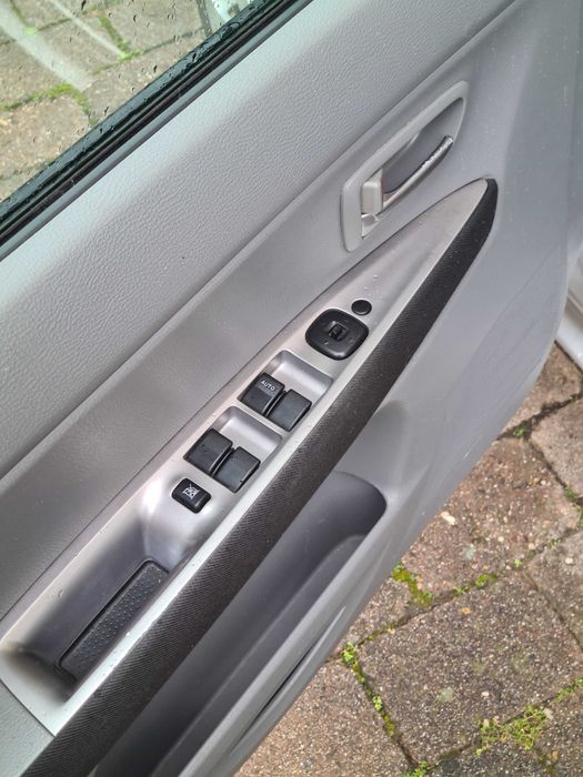 Mazda 2,an 2004 benzină