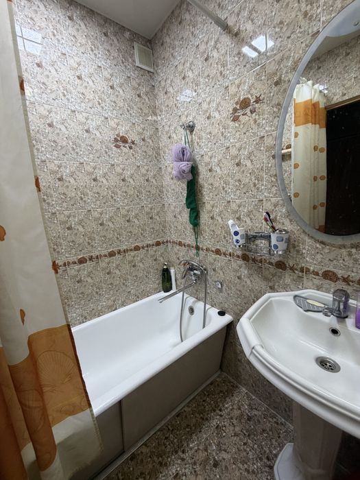 1 xonali uy sotiladi. Metroni yonida , 2 etaj
