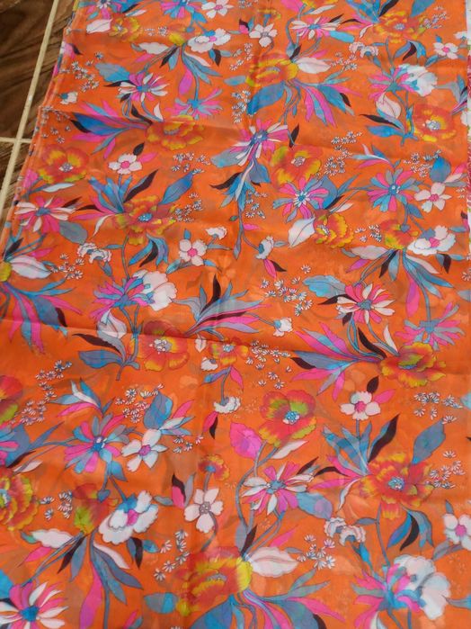 Новые ткани в отрезах.Цена 20 тыс 1м