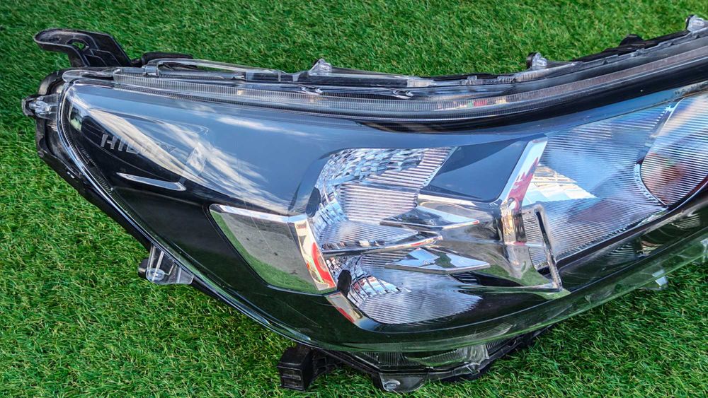 Фар за Toyota Hilux / Тойота Хайлукс