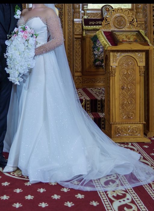 Rochie de mireasa cu trena detasabila
