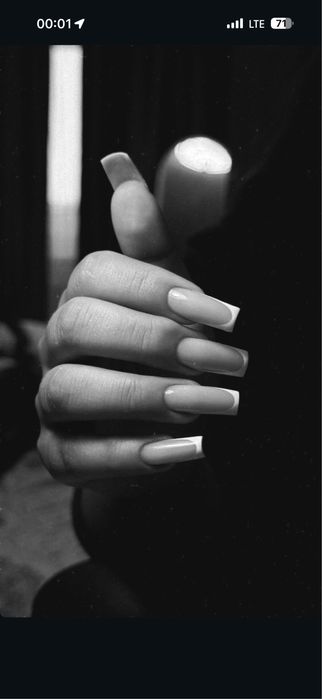 Маникюр в любое время суток.