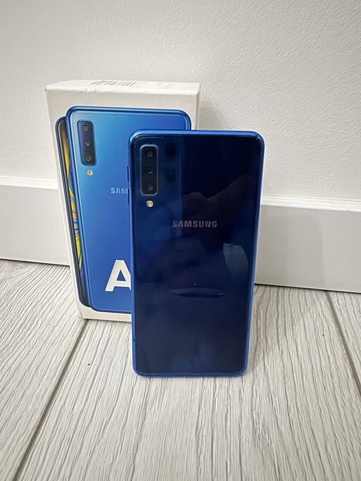 Продам смартфон samsung A7