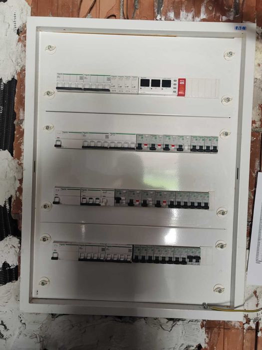 Electrician-Instalatii electrice
