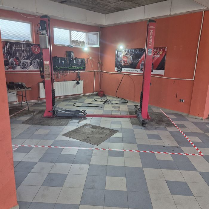 Spatiu comercial de vanzare 274 mp