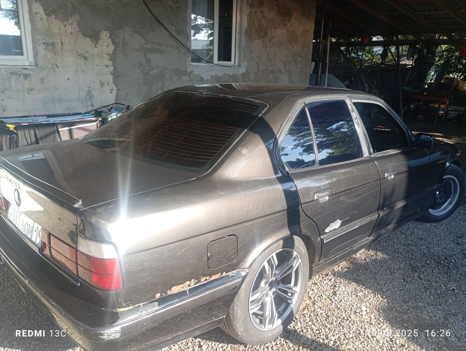 Продам автомобил бмв 520