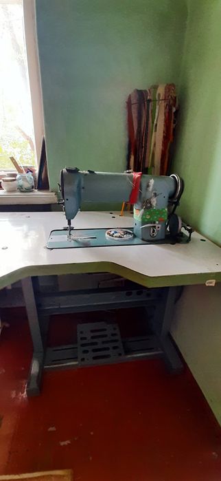 Промышлерая швейная машинка-класс 97А