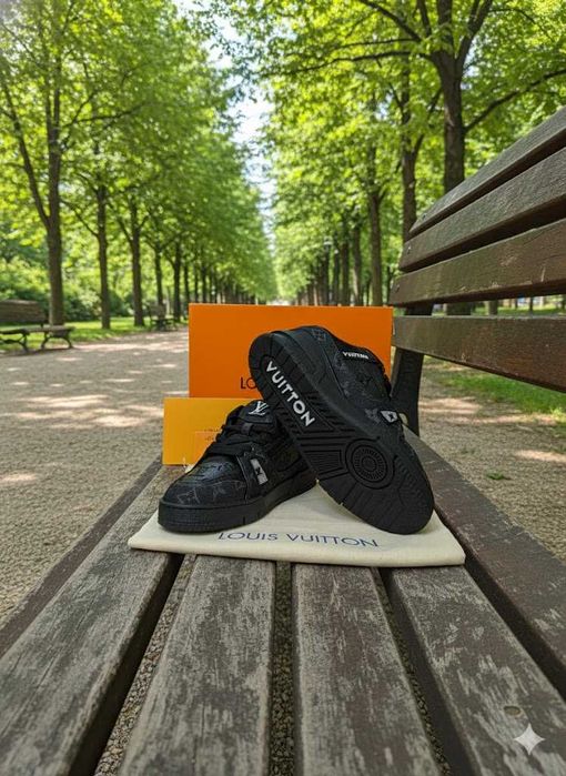 Adidasi LV Trainers Negru - Adidasi Full box - Premium - Verificare