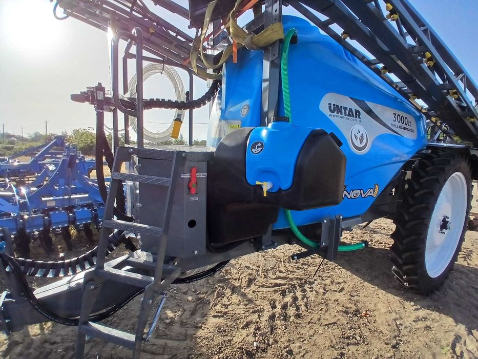 Masina de erbicidat/MET/Erbicidator 3000litri si lancii 24m Annovi